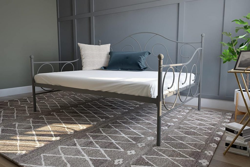  DHP Victoria Daybed, Full Size Metal Frame