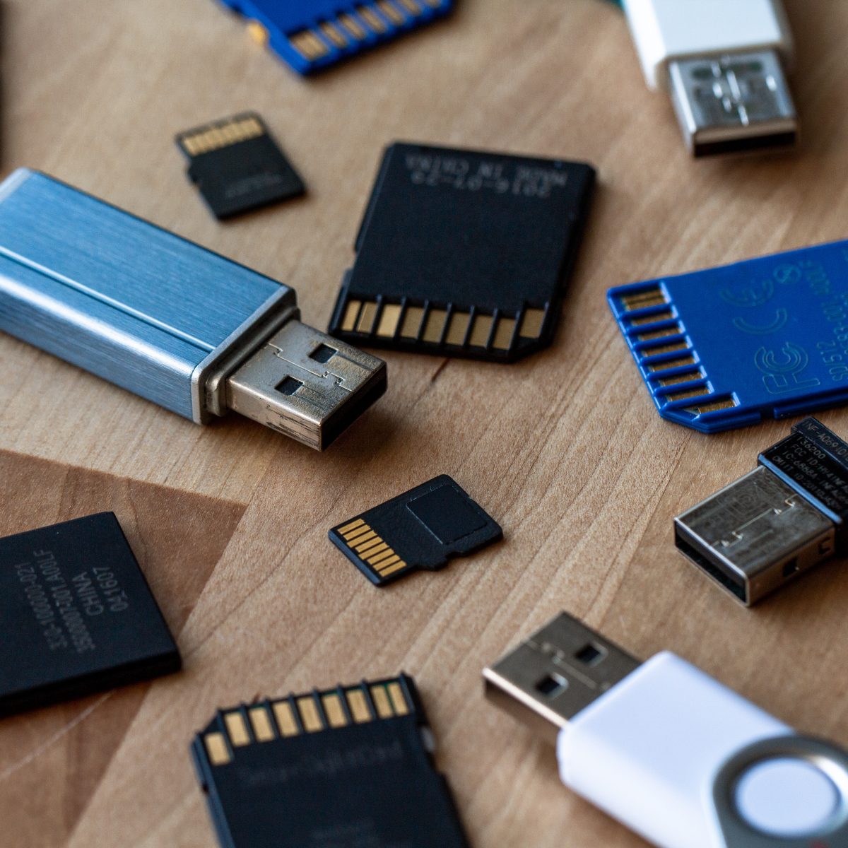 What Is Flash Memory? Types, Working, Benefits and Challenges