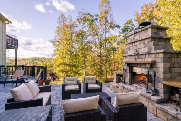 8 Best Outdoor Fireplace Ideas To Keep You Warm