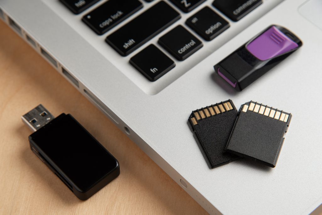 Memory Cards & Flash drive