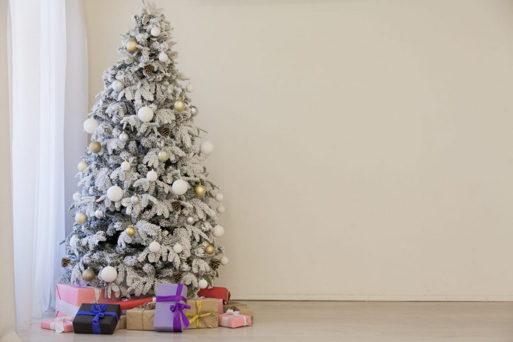10 Stunning White Christmas Tree Decor Ideas | Storables
