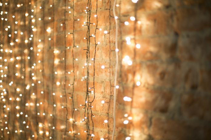 fairy-lights-wall