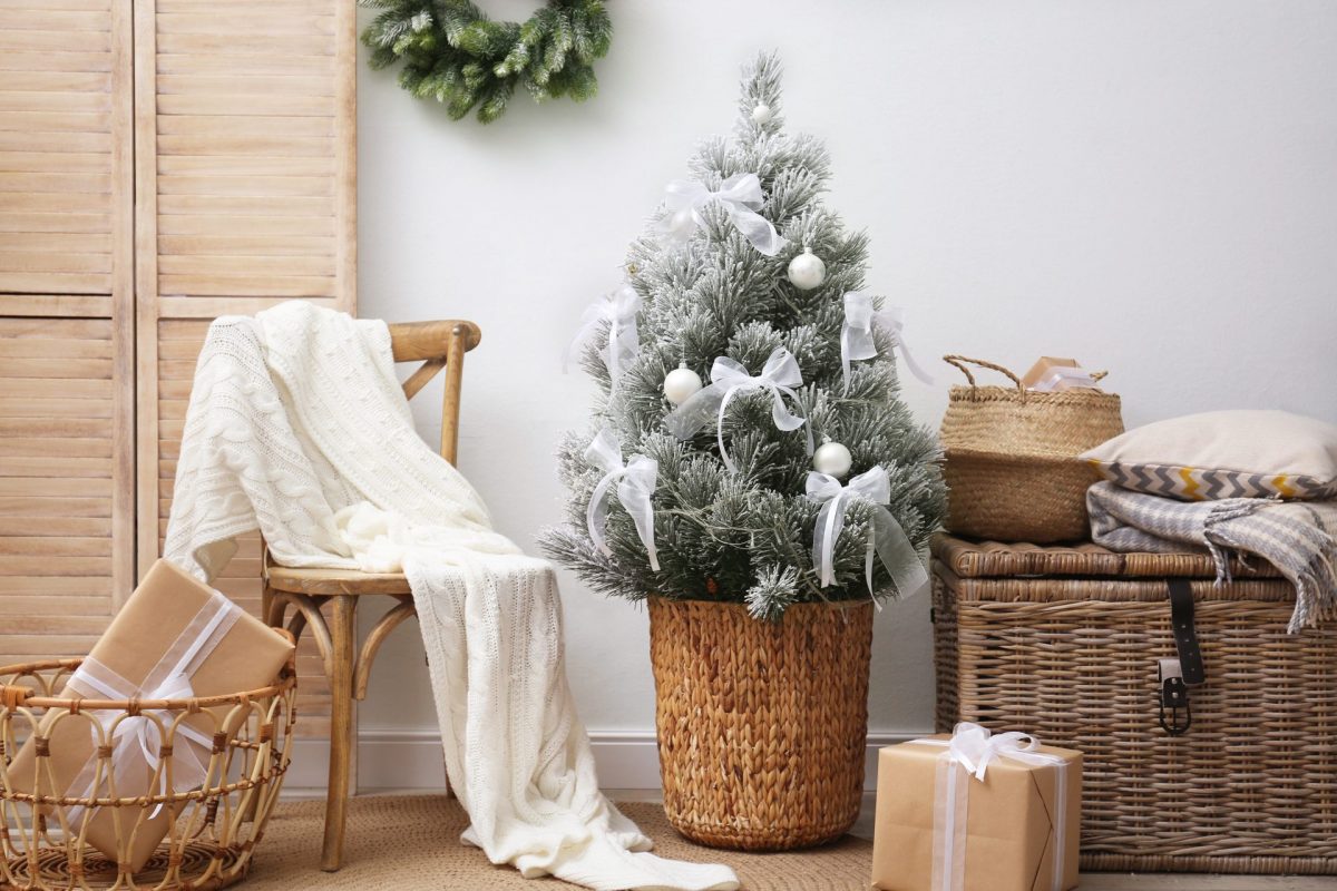 10 Stunning White Christmas Tree Decor Ideas Storables