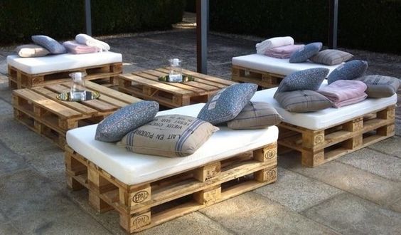 Freeform lounging benches
