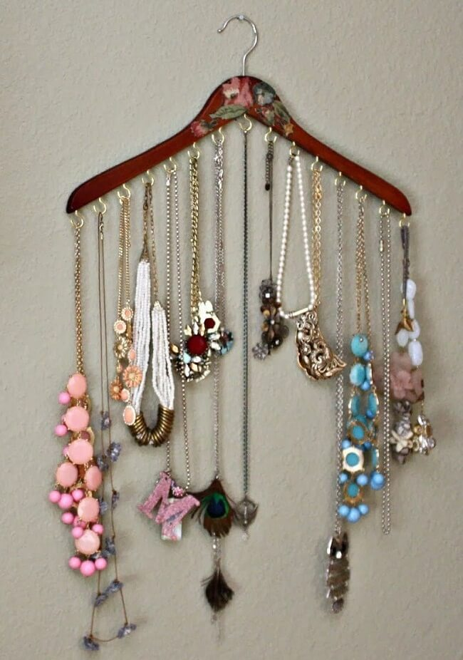 Hanger Necklace