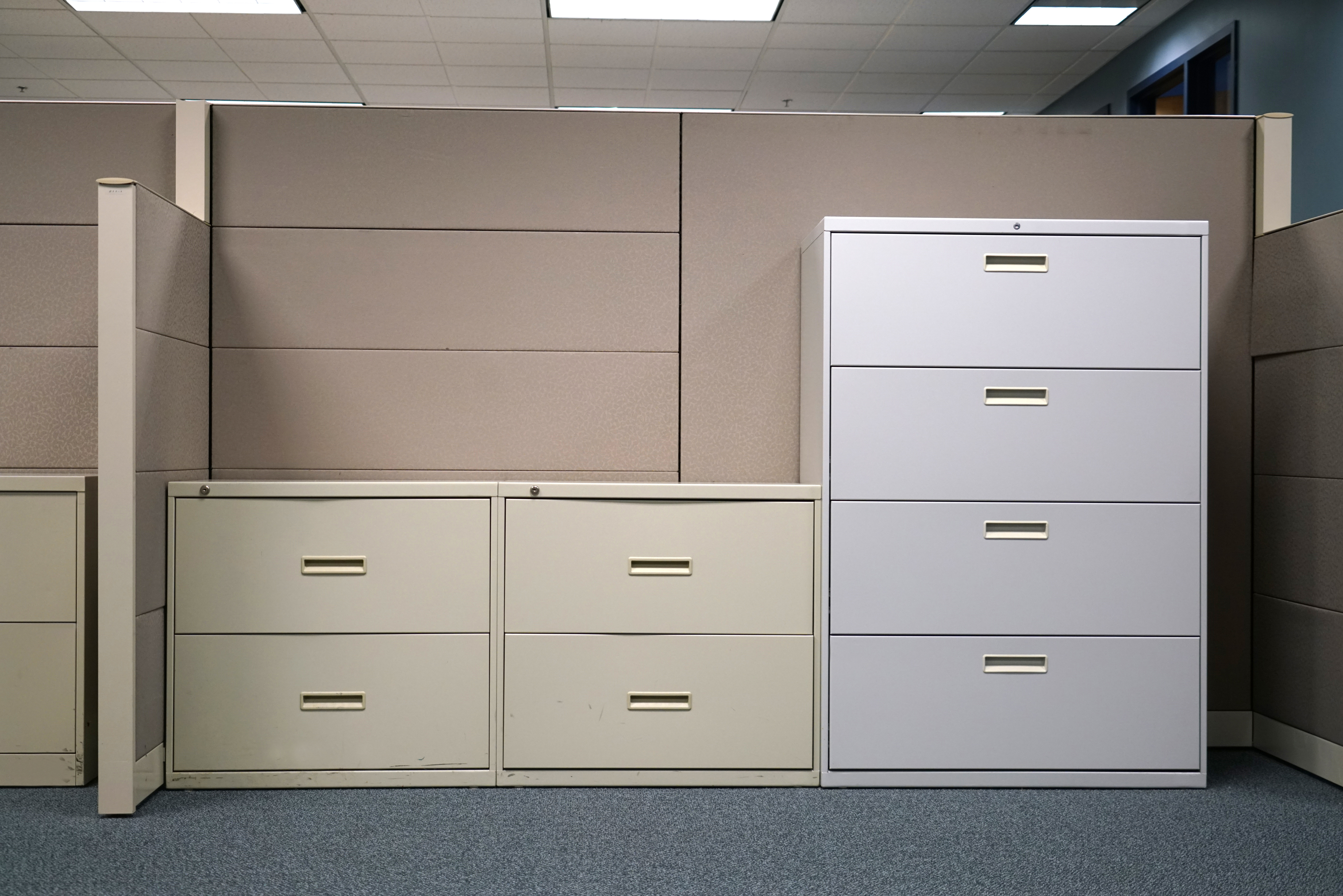 Unfade Memory Metal Filing Cabinet with 5 Drawers Store Your Files and Office Supplies in an Orderly Way White 