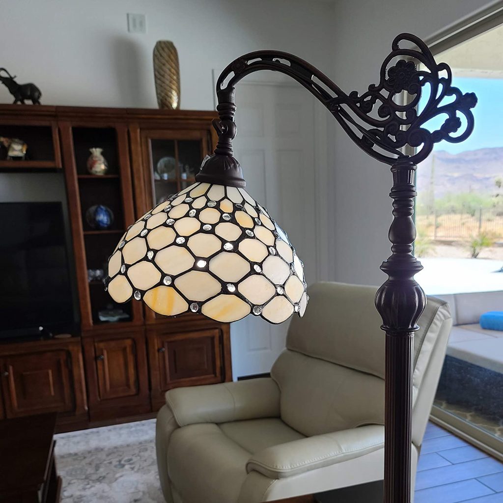 Amora Lighting Tiffany Style Floor Lamp