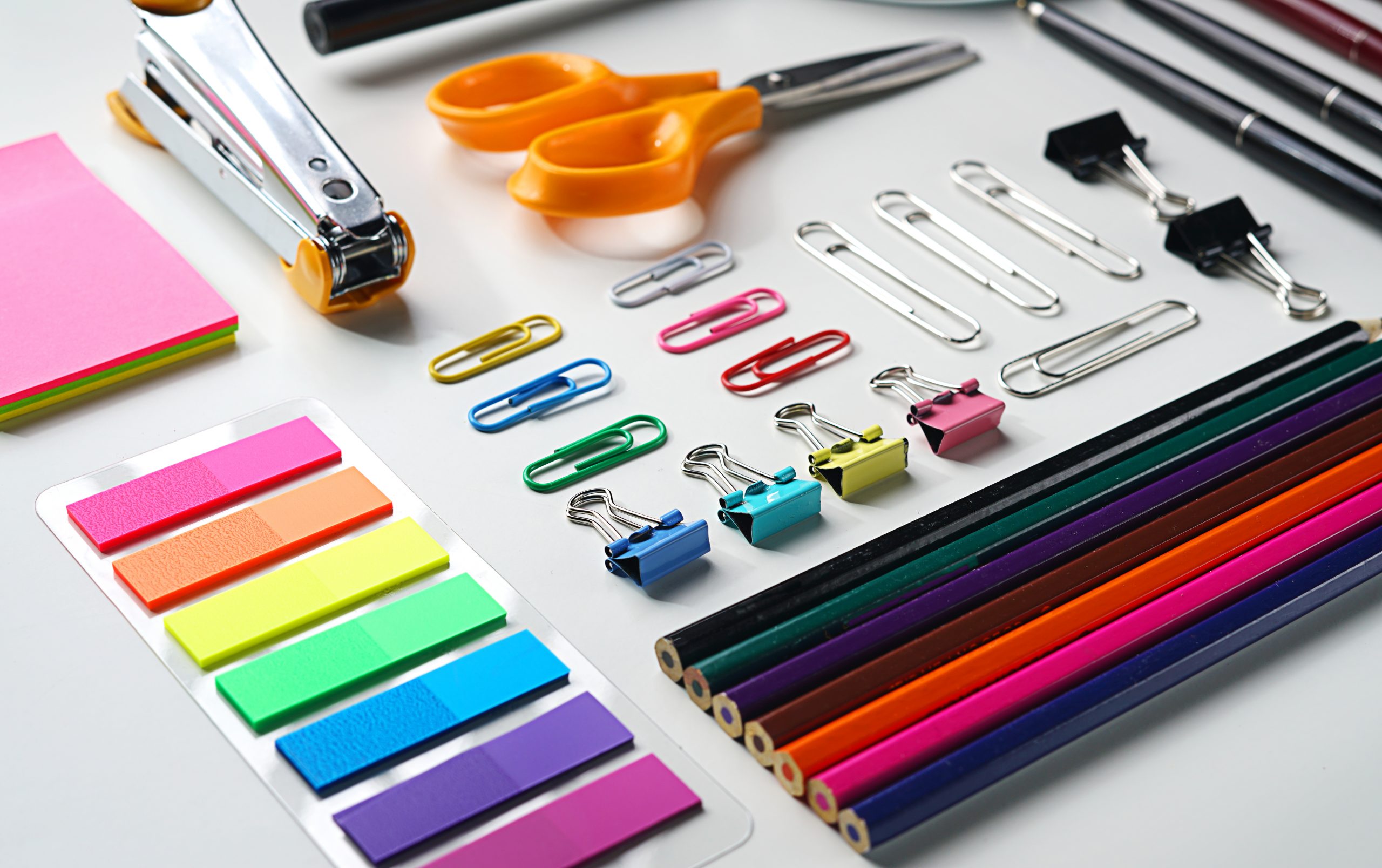 Pen Organizer Review: Cheap Desk Storage for Pens, Paints, and More