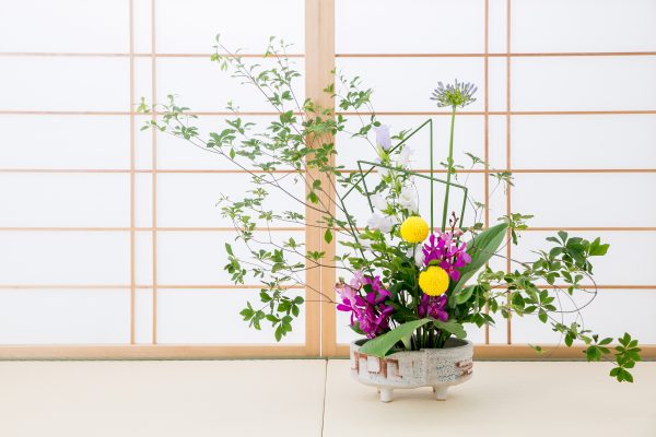 8 Gorgeous Ikebana Vases for Your Living Room