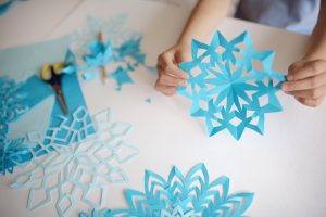Winter Crafts for Kids: 15 Ideas to Keep Them Busy Indoors