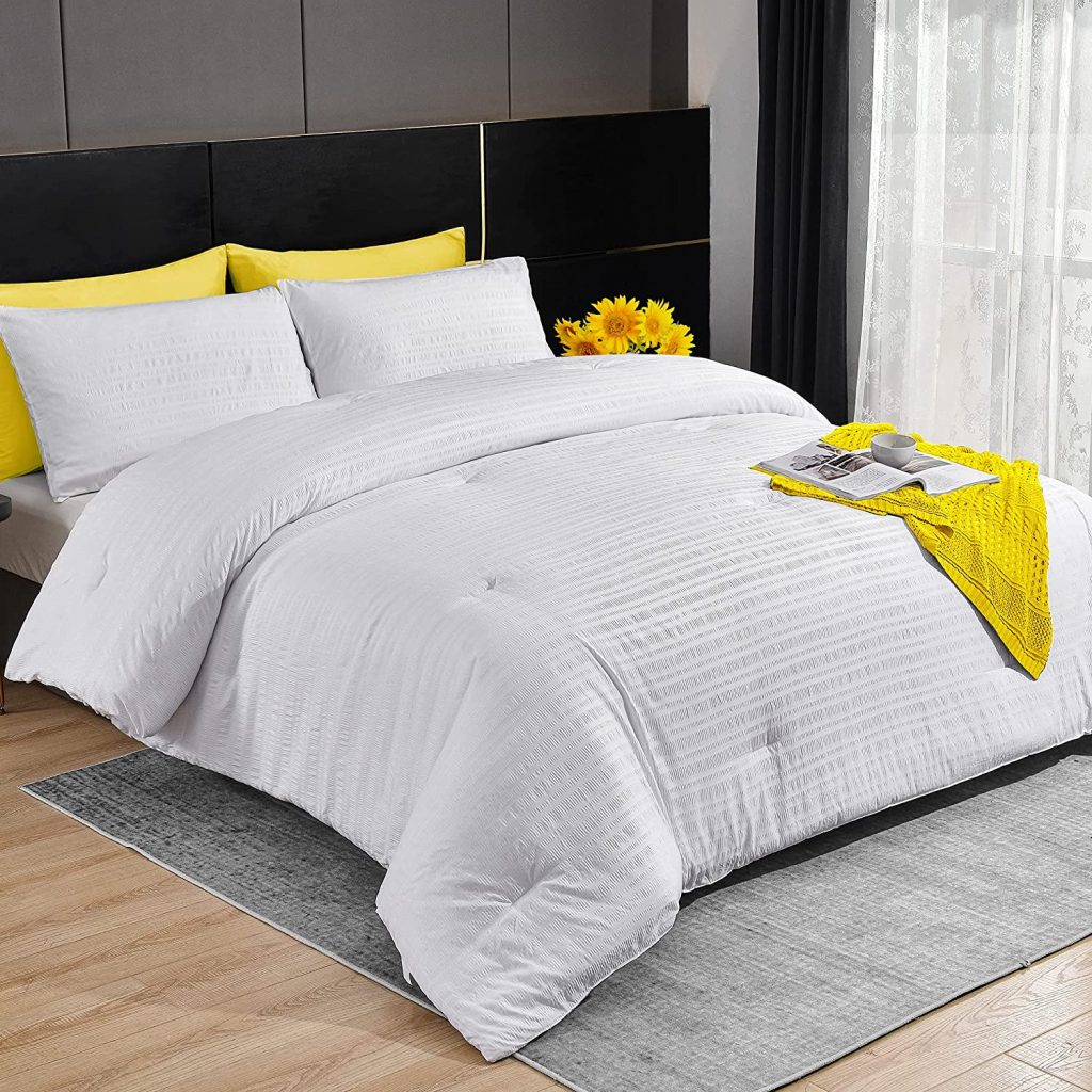 Atarashi Queen White Seersucker Comforter Set new years sales item