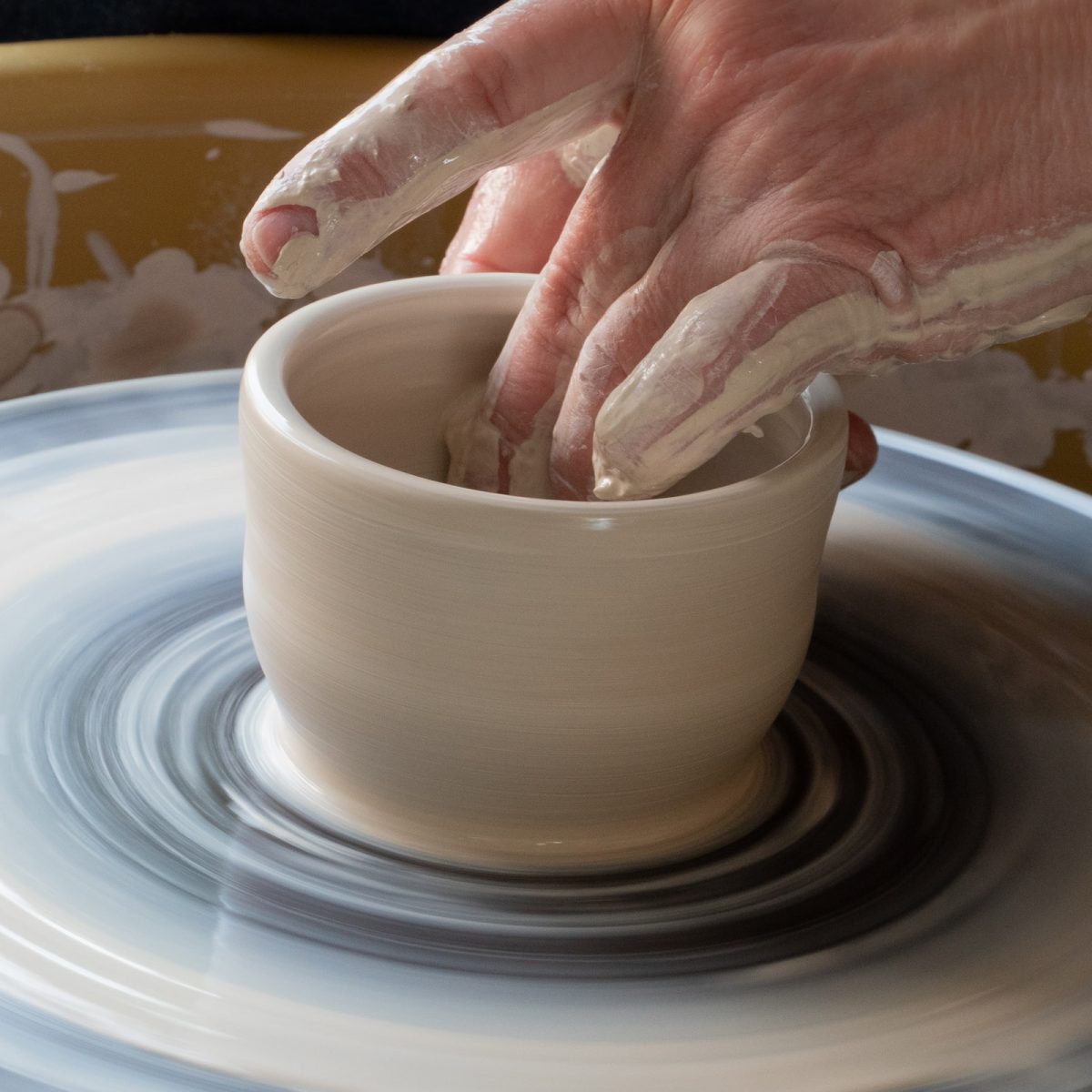 Best Pottery Wheel for Beginners to Use at Home