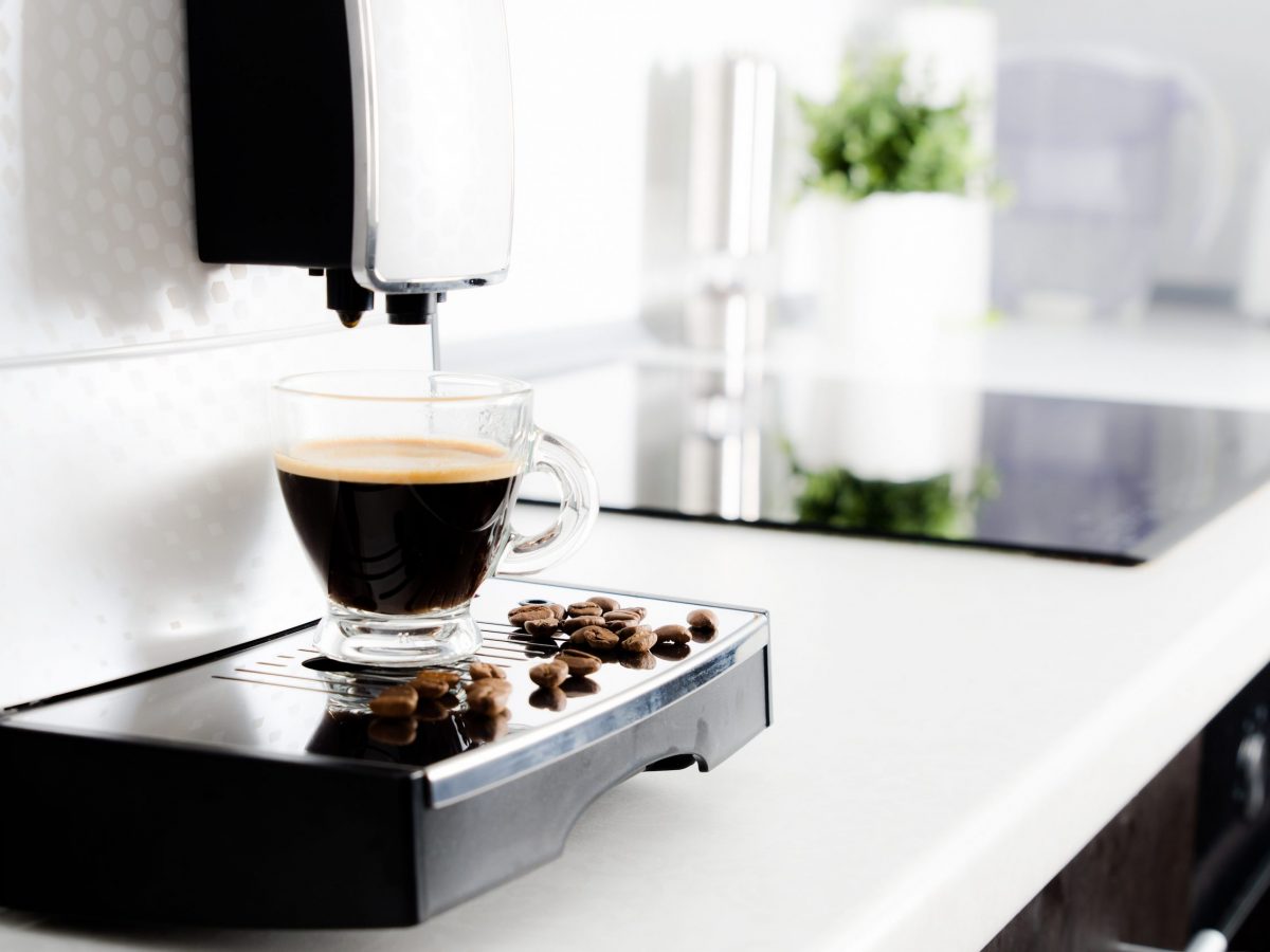 11 Genius Ways to Design a Home Coffee Bar  Coffee bar home, Home coffee  bar, Kitchen decor