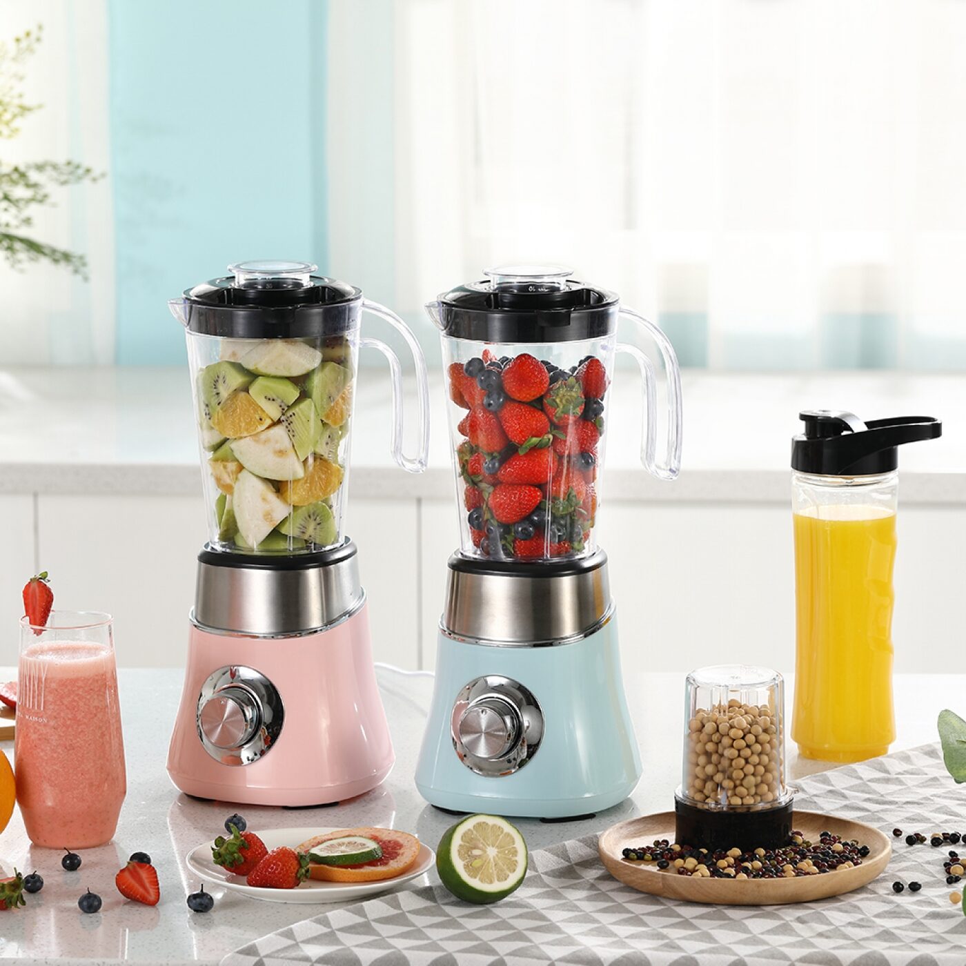 Syvio Blender for Shakes and Smoothies, 600W Personal Blender