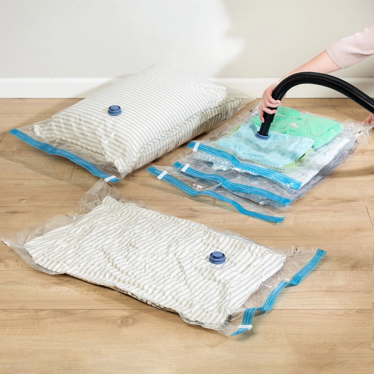 11 Best Small Vacuum Storage Bags For 2023