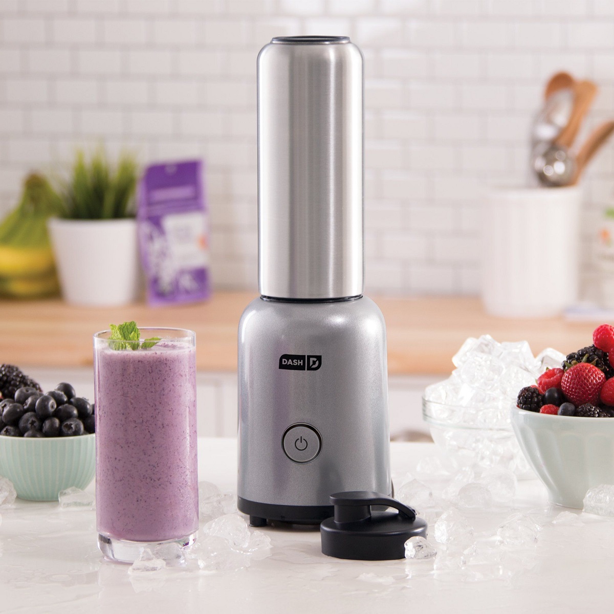 Dash Chef Series Deluxe 64 oz Blender with Stainless Steel Blades