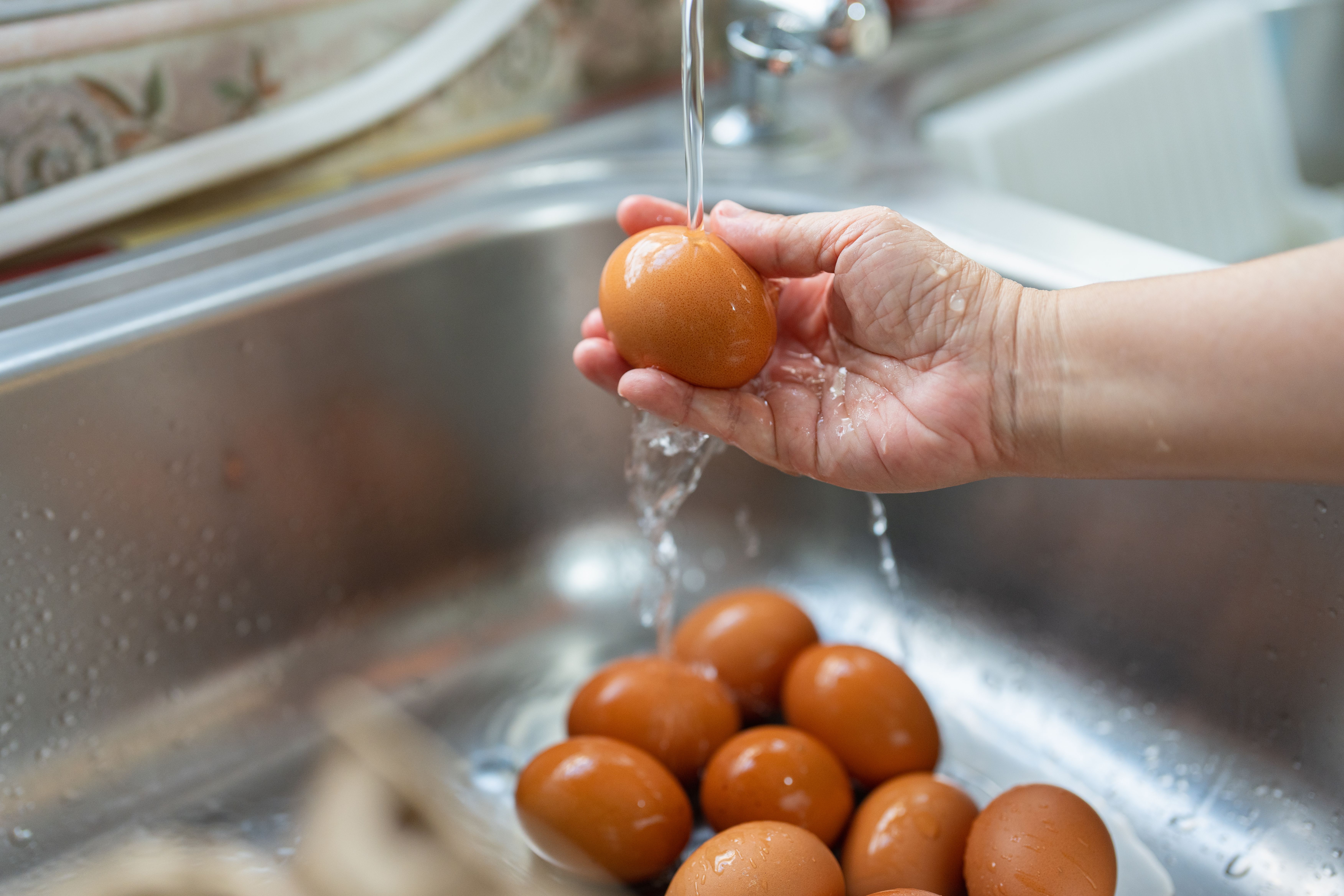How Long Do Fresh Washed Eggs Last In The Refrigerator
