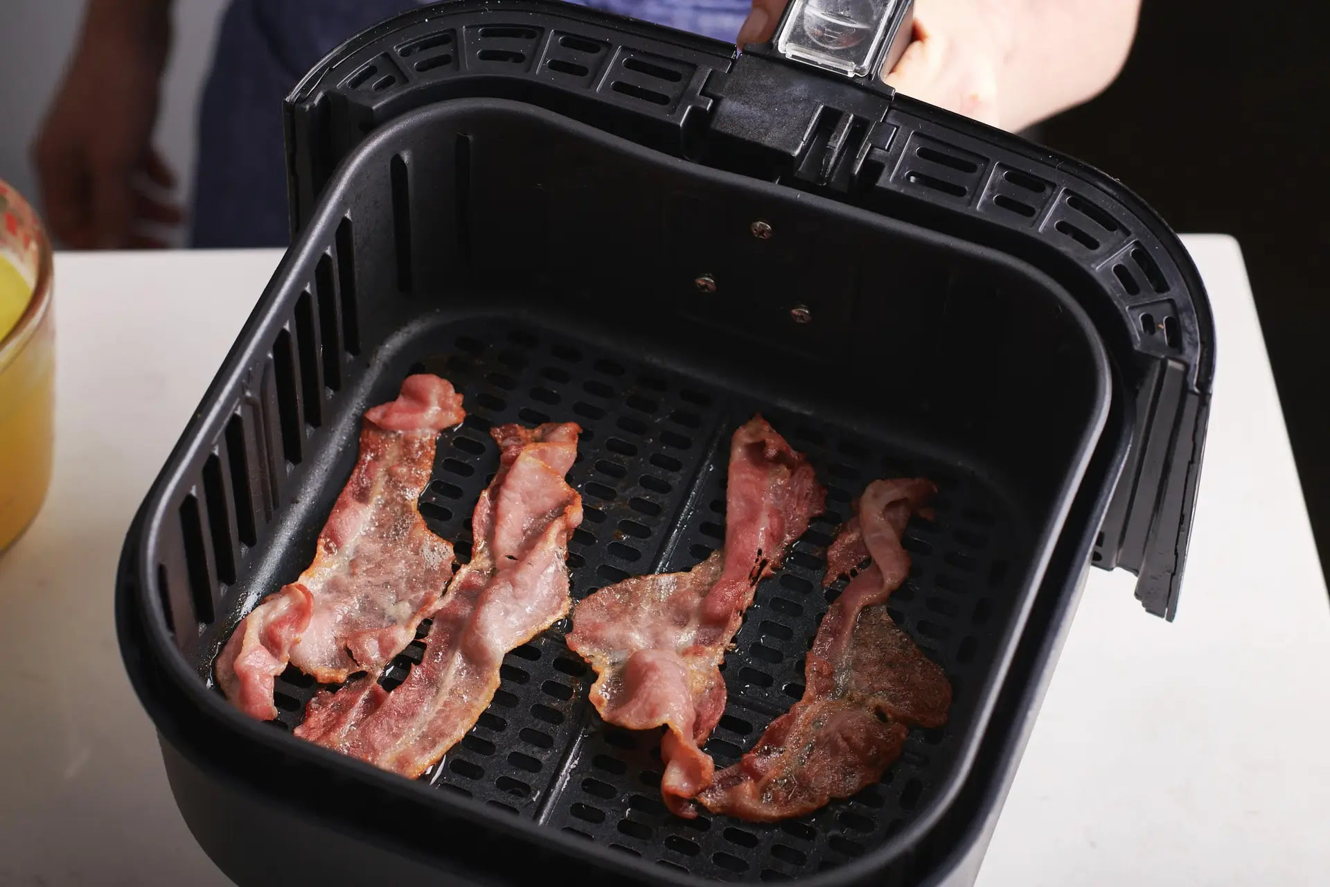 How Long Do I Cook Bacon In An Air Fryer