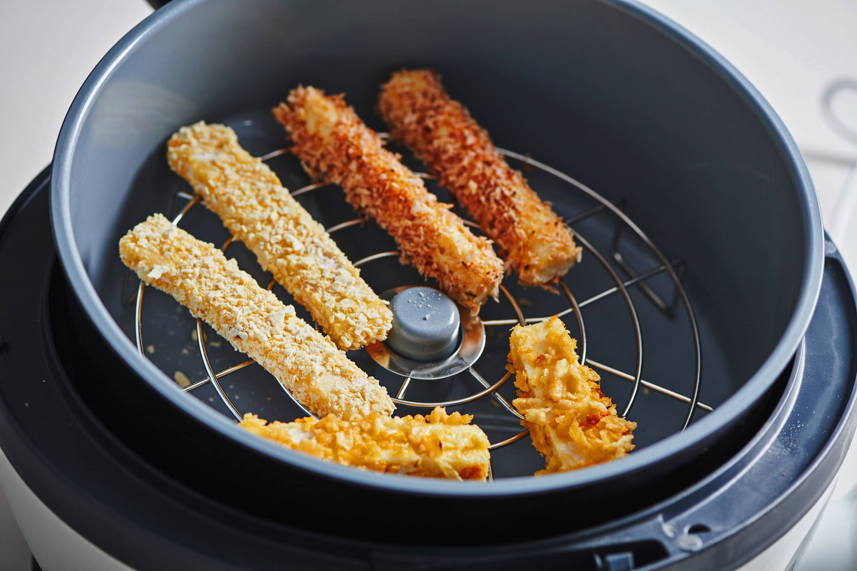 How Long Do You Cook Mozzarella Sticks In An Air Fryer