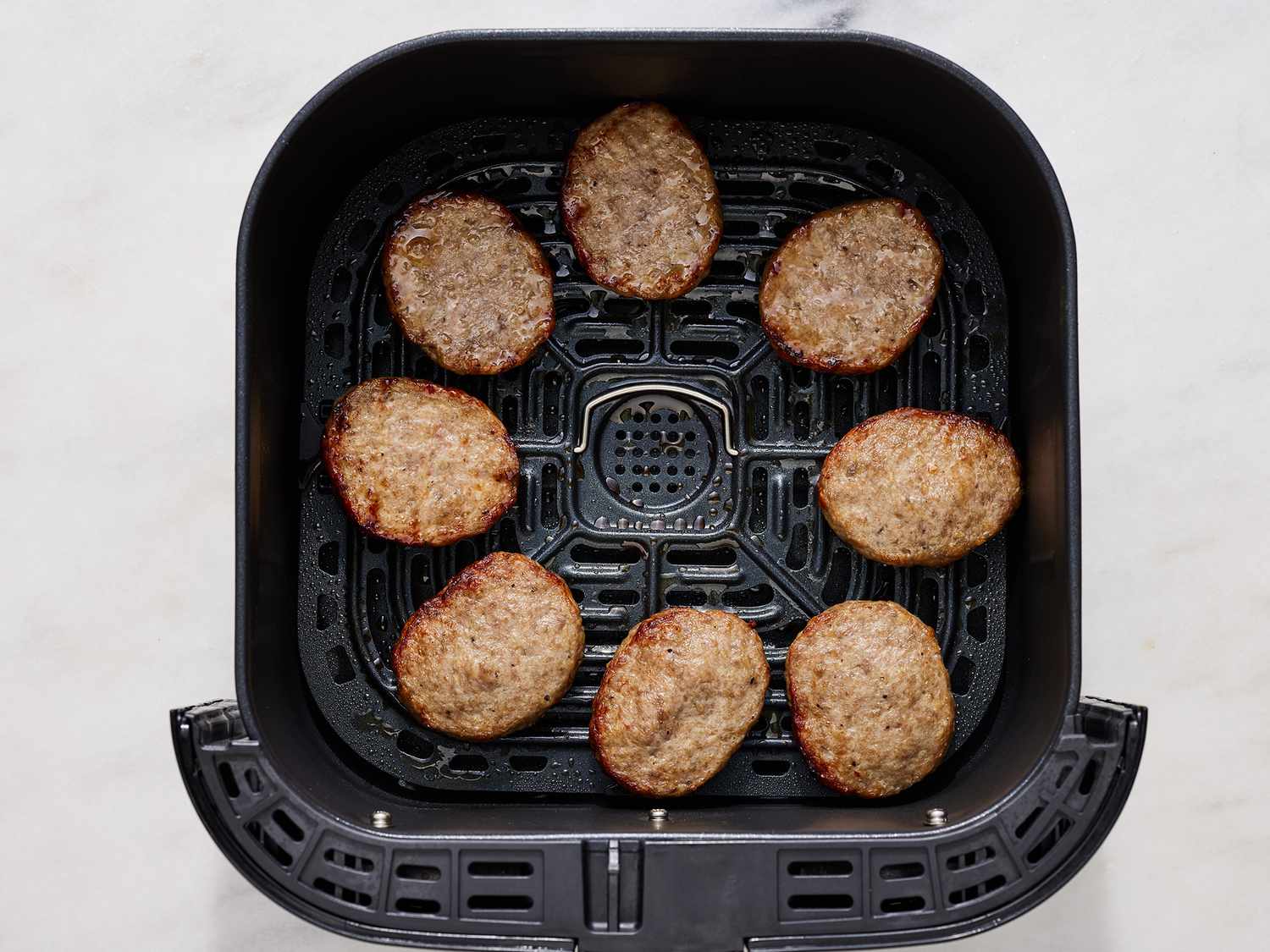 https://storables.com/wp-content/uploads/2023/07/how-long-to-cook-frozen-sausage-patties-in-air-fryer-1689549315.jpg