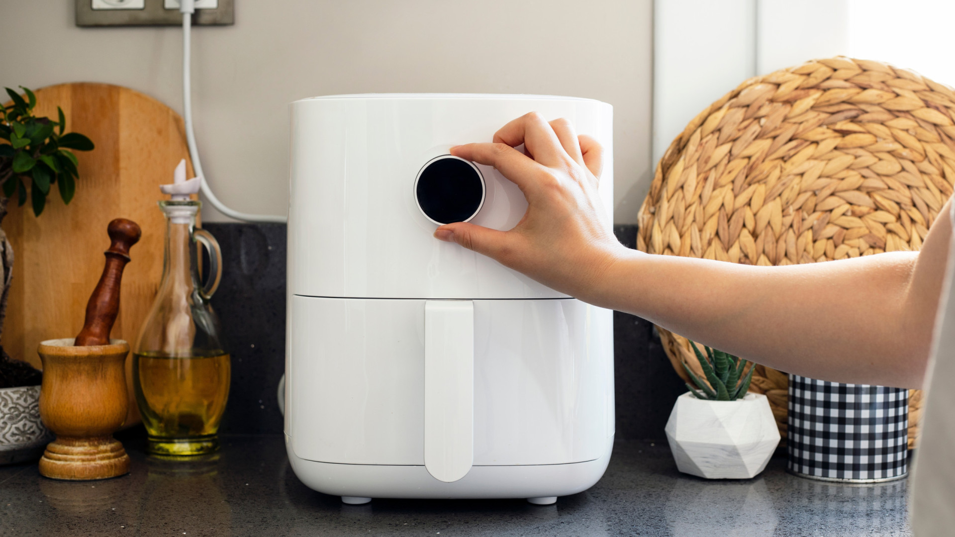 How Many Watts Does an Air Fryer Use