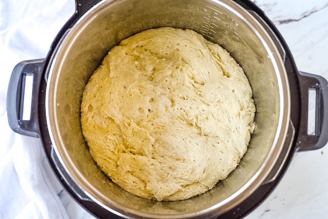 Dutch Oven Bread {Proofing Dough In The Instant Pot} - Aromatic
