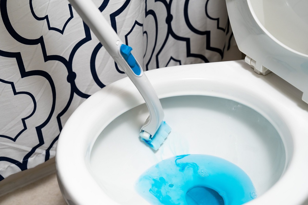 How To Clean A Dirty Toilet Bowl