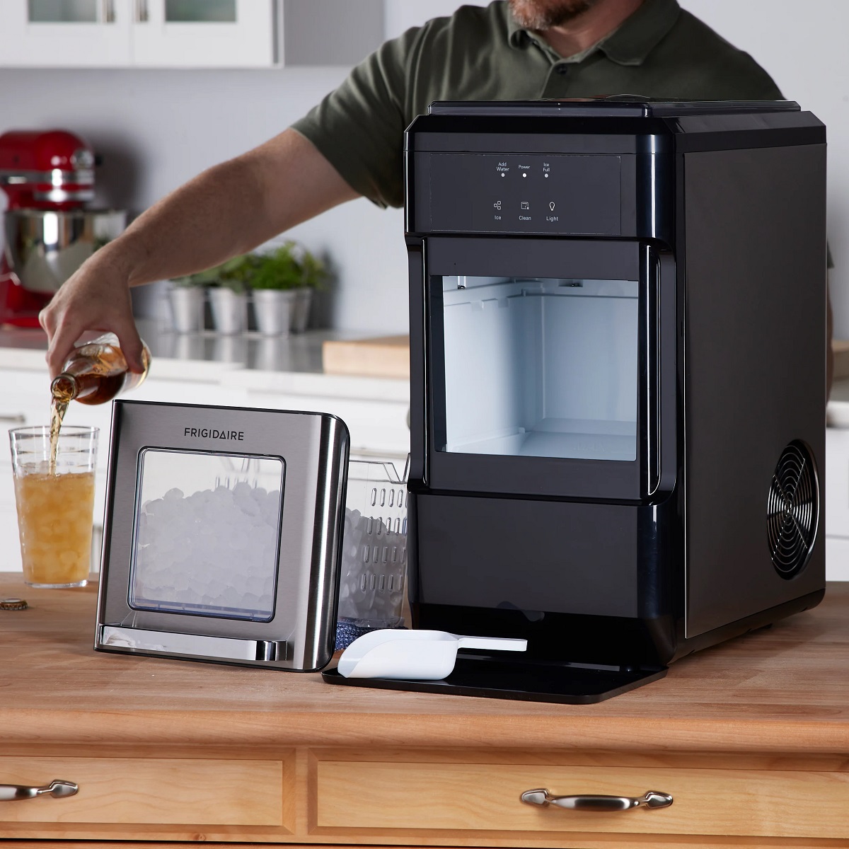 Frigidaire Crunchy Chewable Nugget Ice Maker