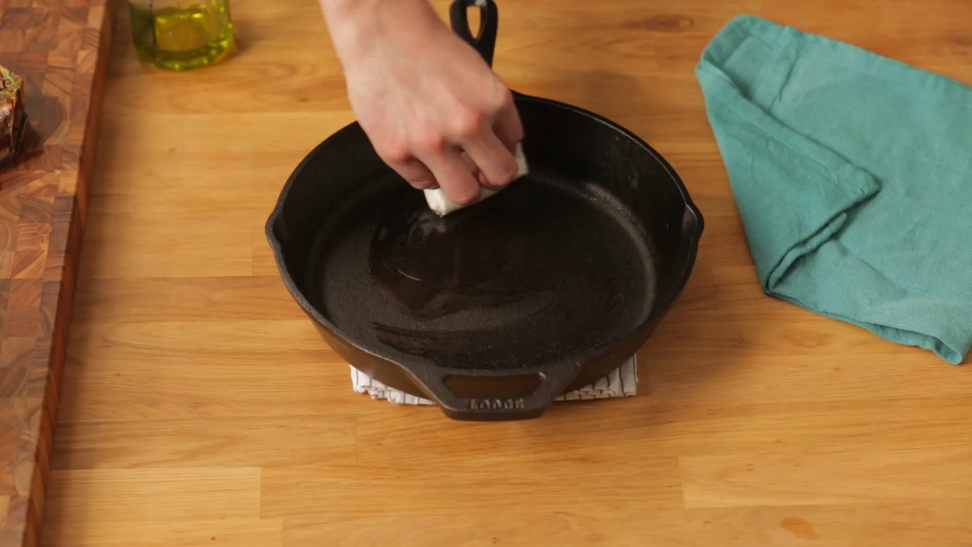 How To Clean Grill Pan