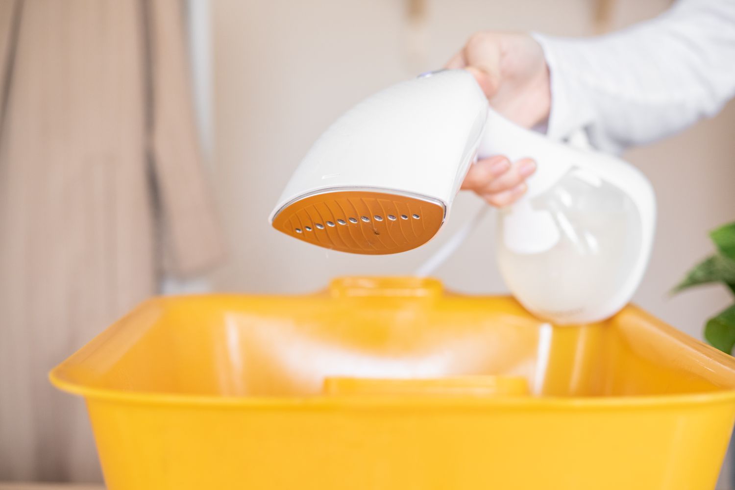 How To Clean Hand Steamer