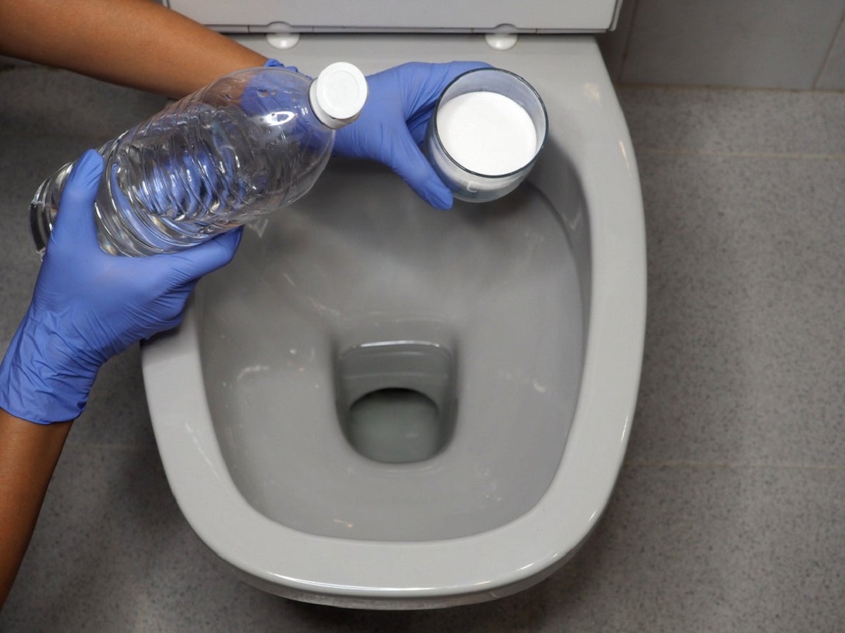 How To Clean Toilet With Baking Soda And Vinegar
