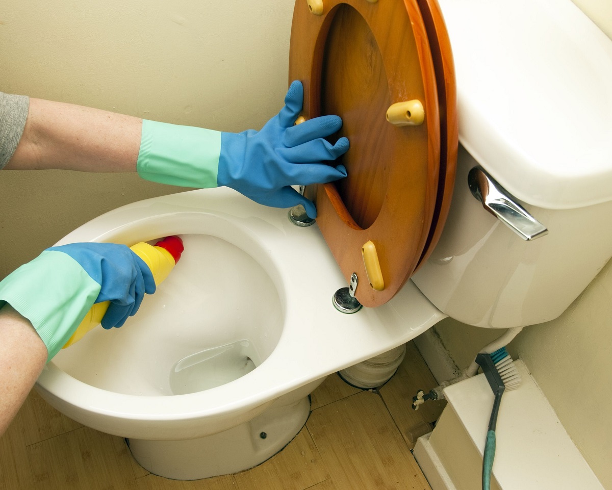 How To Clean Toilet Without Brush