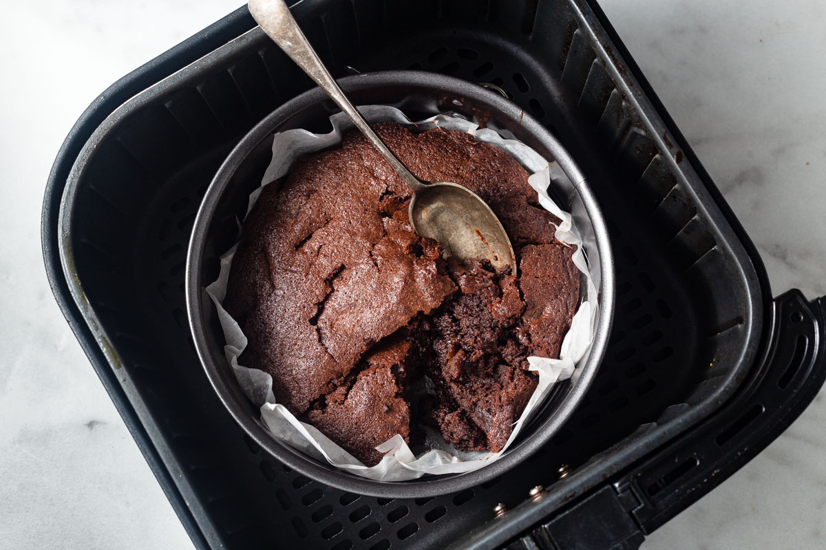 Air Fryer Brownies - Supergolden Bakes