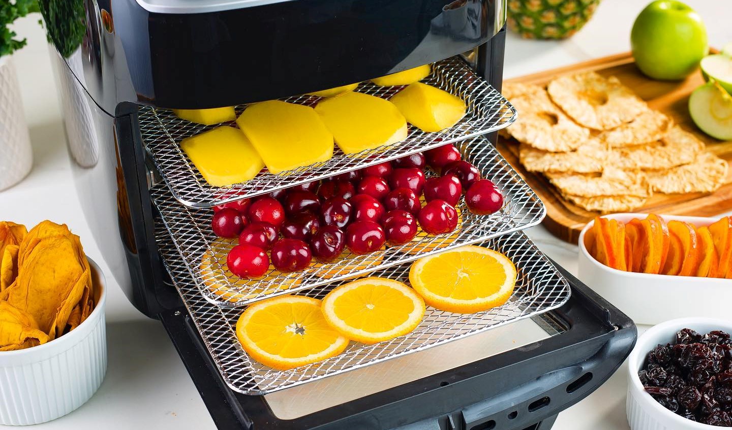 https://storables.com/wp-content/uploads/2023/07/how-to-dehydrate-fruit-in-air-fryer-1689482992.jpg