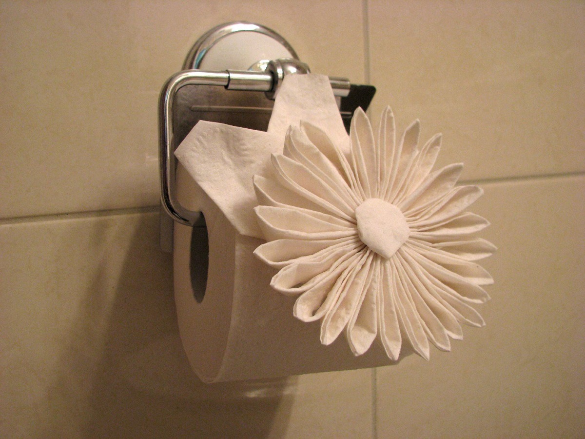 How To Fold Toilet Paper