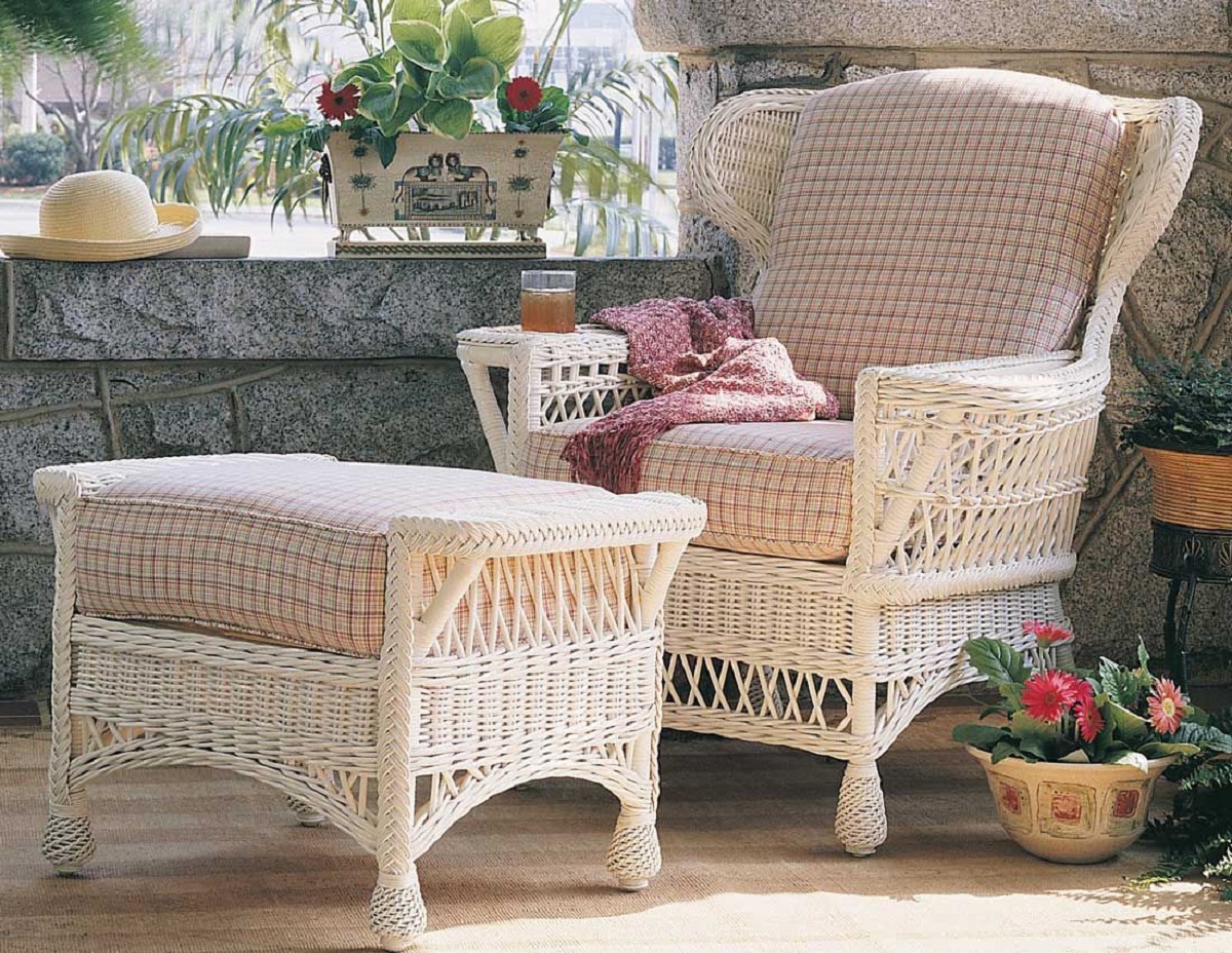How To Identify Vintage Wicker Furniture