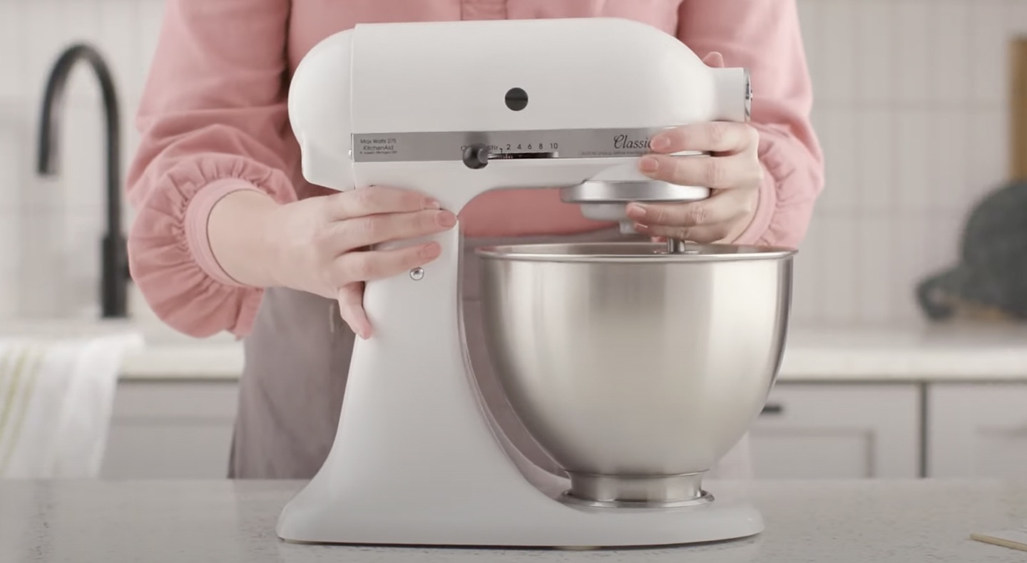 How To Put Bowl In Kitchenaid Mixer