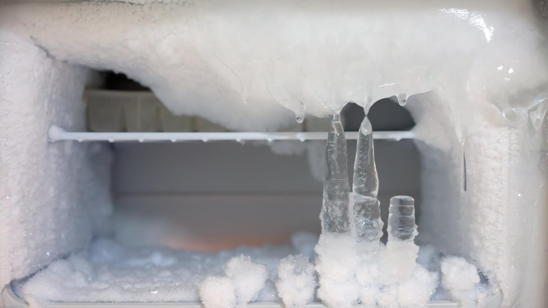 How To Quickly Defrost A Freezer