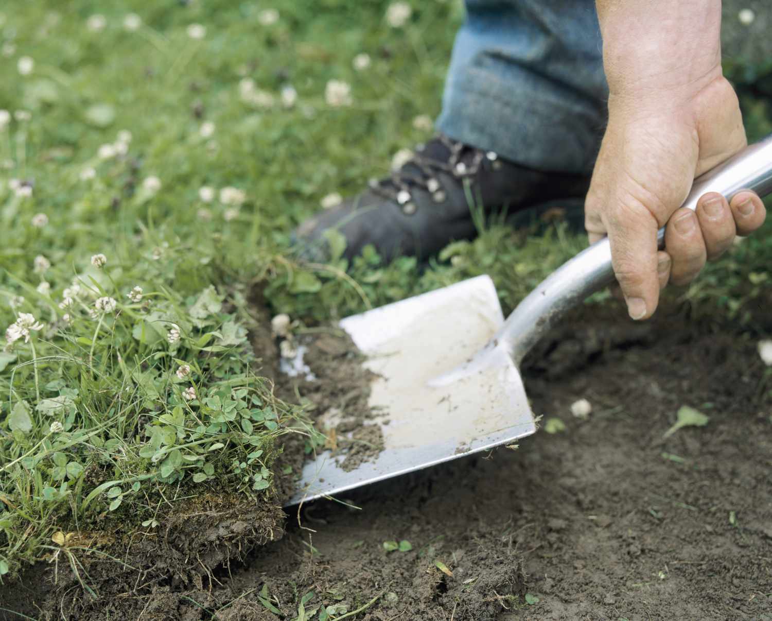 How To Remove Grass From Garden