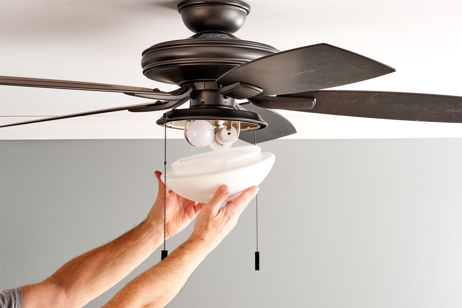How To Take Off Light Cover On Ceiling Fan
