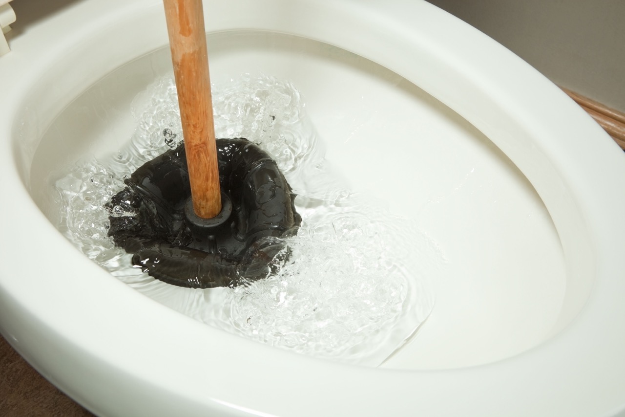 How To Use Plunger On Toilet