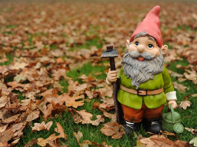 Buy THEDECORSHED Poly ResIn Two Funny Gnome Statue For Home Décor, Garden  Décor l Garden décor l home décor l office décor l Decoration item l Home  decoration item l office decoration