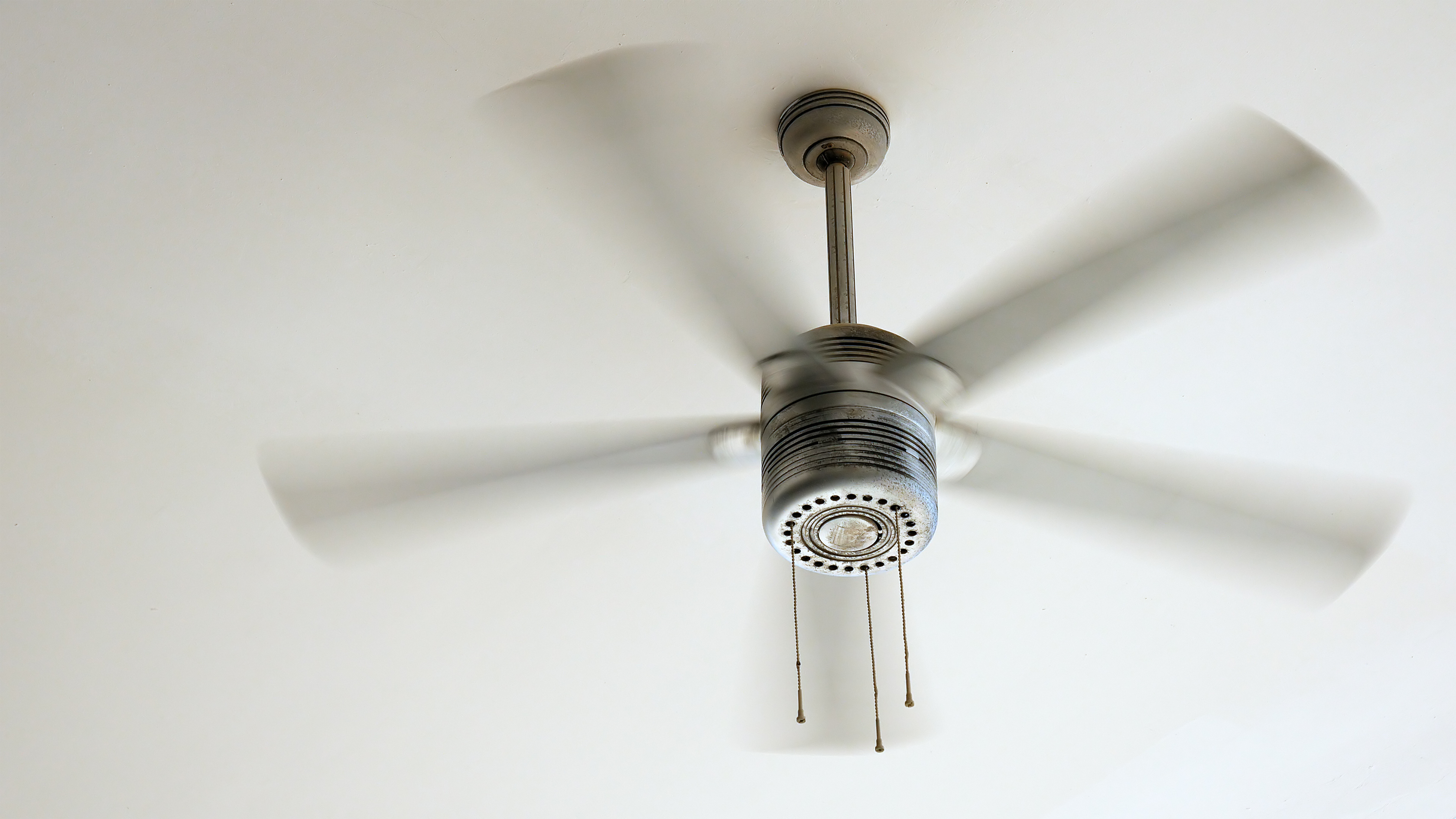 What Direction Should Ceiling Fan Turn In Summer