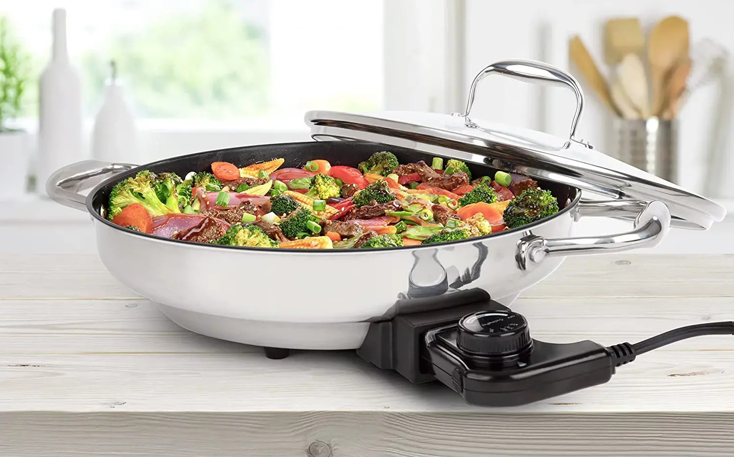 https://storables.com/wp-content/uploads/2023/07/what-is-considered-medium-heat-on-an-electric-skillet-1690186590.jpg