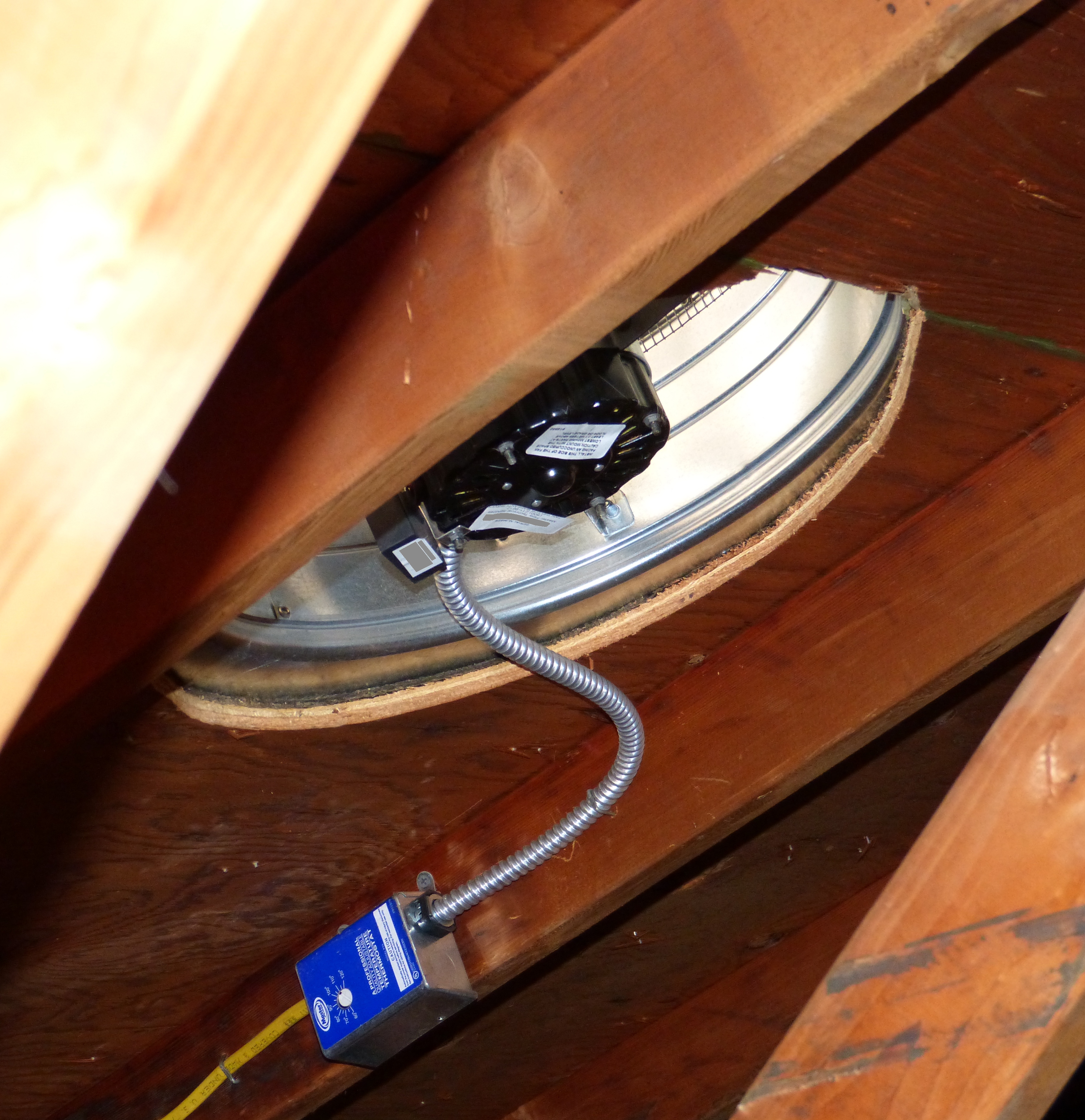 What Temperature Should An Attic Fan Be Set At