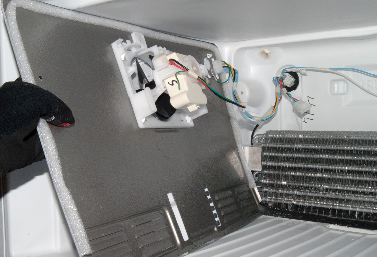 Where Is The Evaporator Fan Motor Located In A Refrigerator