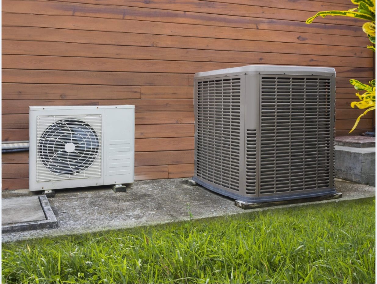 Which Type Of Condenser Uses A Fan To Push Air Across The Condenser?
