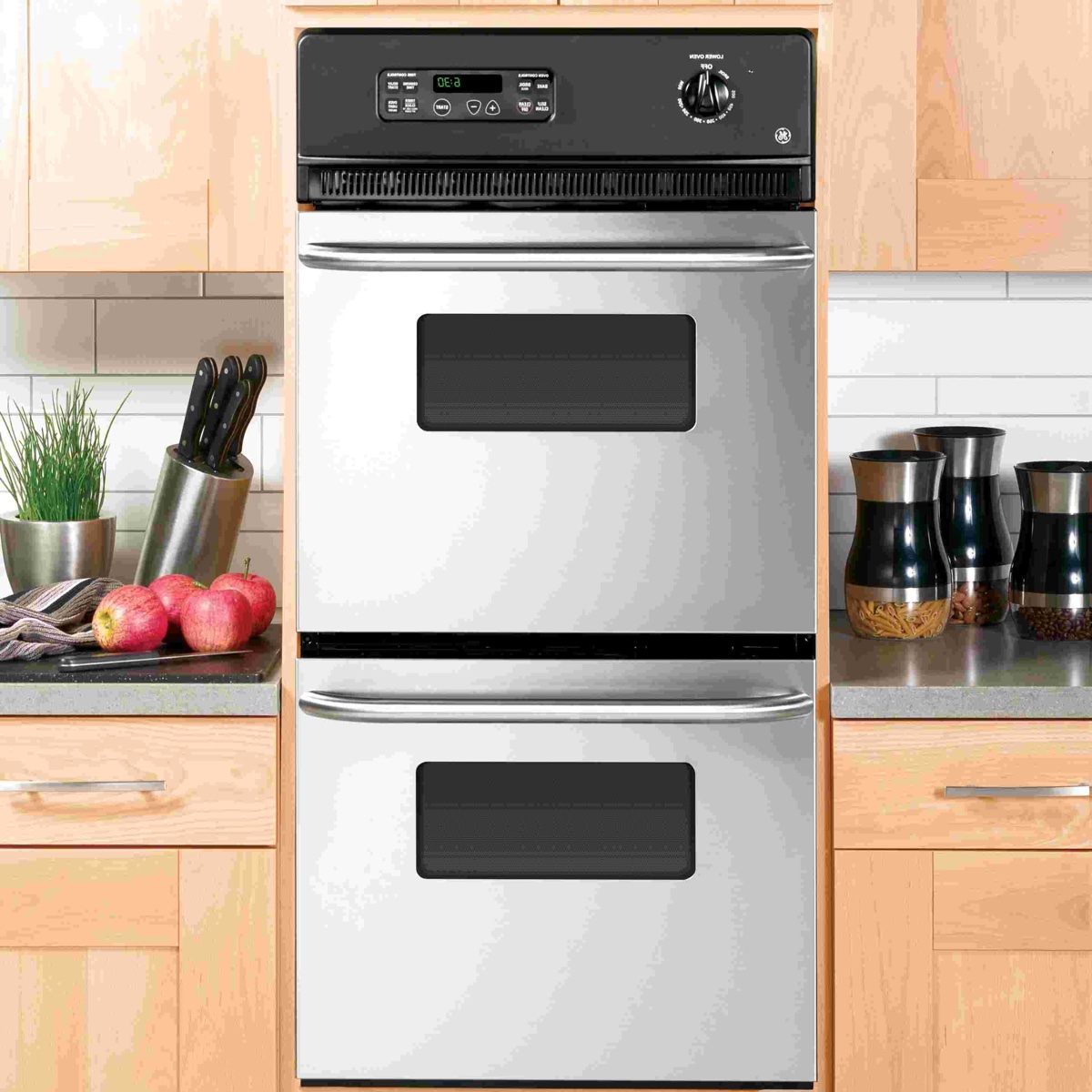 10 Amazing 24″ Gas Wall Ovens for 2023