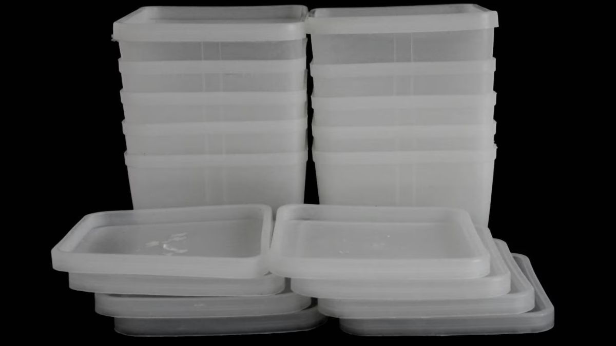 Freshware 24-Pack 32 oz Plastic Food Storage Containers with Lids