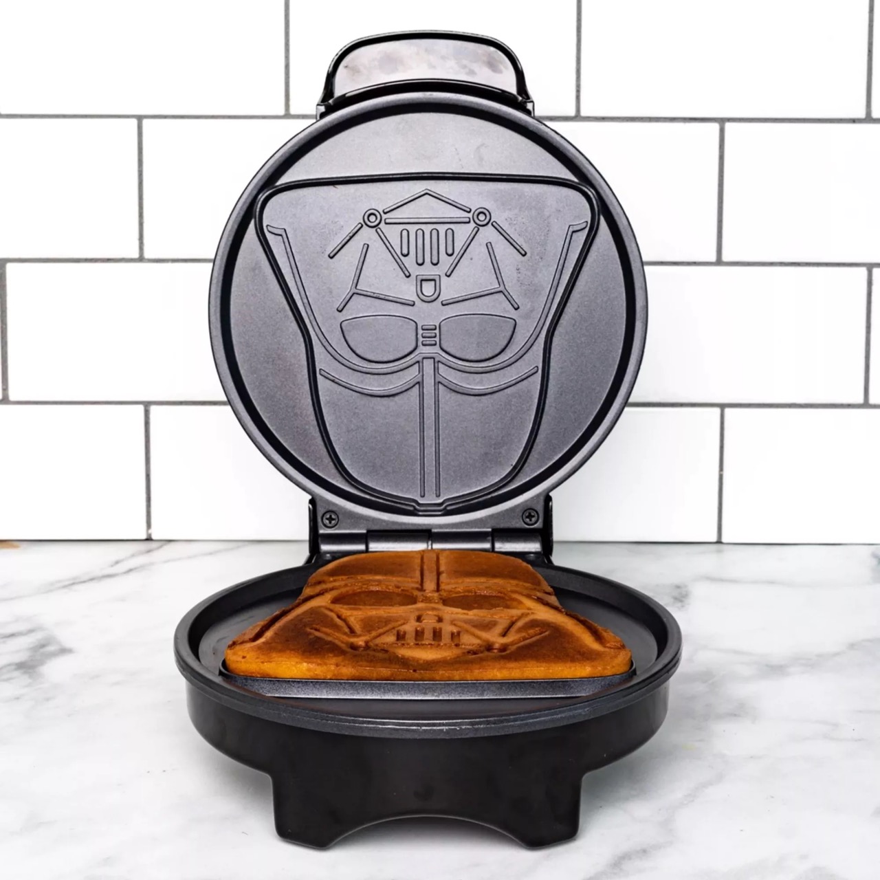https://storables.com/wp-content/uploads/2023/08/10-incredible-darth-vader-waffle-iron-for-2023-1692277988.jpeg